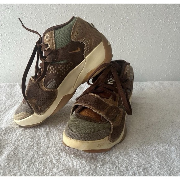 Nike Other - Jordan Zion 2 Voodoo Size 5 Youth DV3462-212 Brown Green